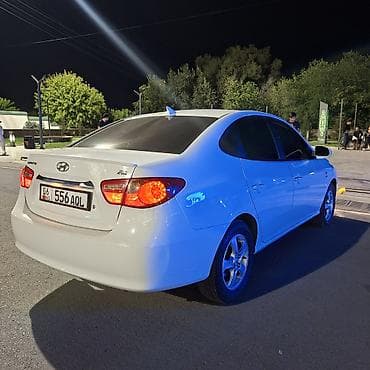 зад: Hyundai Avante: 2010 г., 1.6 л, Автомат, Бензин, Седан — 5