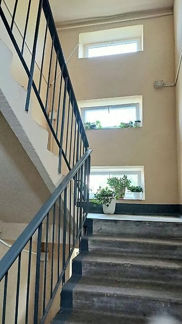 требуется склад: 2 комнаты, 44 м², Бишкек Парк ТРЦ Индивидуалка, 3 этаж, Требуется ремонт — 8
