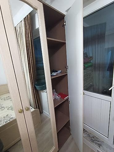 одна спалный: Спальный гарнитур, Б/у, Двуспальная кровать, ДСП, Самовывоз, цвет - Бежевый — 5