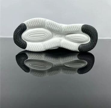 продаю в связи переездом: Продаю оригинальную кроссовку от Lining 36 размер — 3