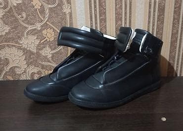 maison margiela future: Кроссовки, 42, Maison Martin Margiela, Б/у, цвет - Черный, Самовывоз — 1