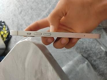 ми 9 с: IPhone 13, белый цвет - Экран 6.1" OLED Super Retina XDR с вырезом — 4
