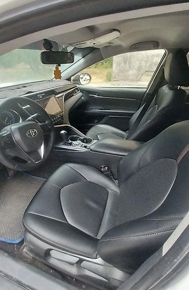 Toyota Camry: 2018 г., 2.5 л, Автомат, Бензин, Седан — 4
