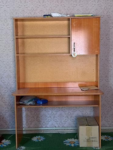 Компьютерный стол, Б/у, С полками