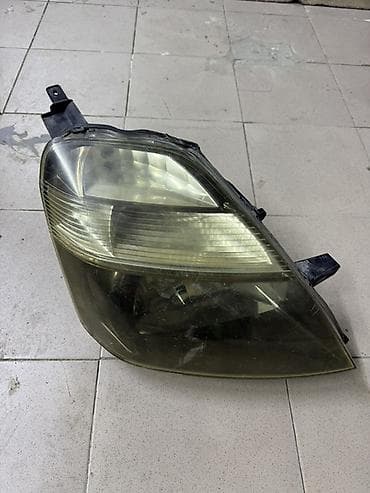 Передняя правая фара Honda Б/у