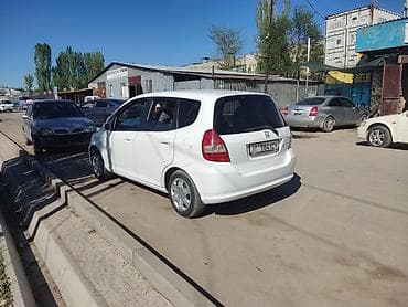 mazda 2000: Honda Fit: 2003 г., Бензин — 4