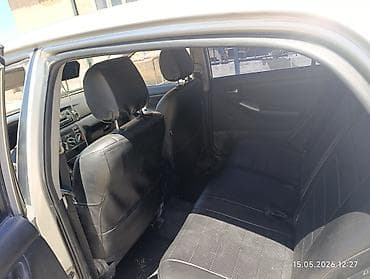b v d: Toyota Corolla: 2004 г., Механика, Хэтчбэк — 6