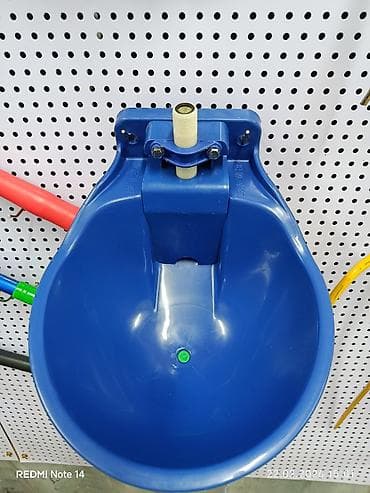 Аквариумы: Автопоилка для сельскохозяйственных животных - Материал: прочный — 1