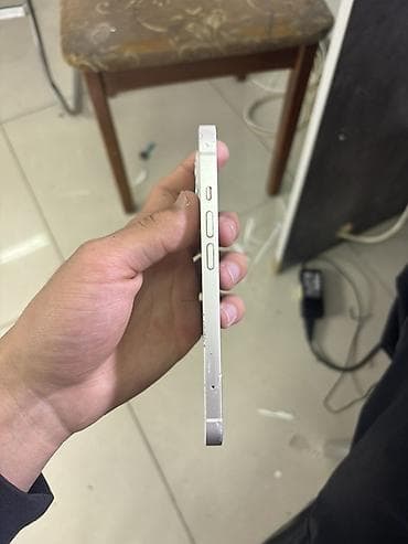 iphone qw: IPhone 13, Б/у, 128 ГБ, Старлайт, Защитное стекло, Чехол, 88 % — 5