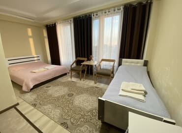 С человека 1500 сом .Уютный номер Теплый пол включен 24/7 Горячая at lalafo.kg С человека 1500 сом .Уютный номер Теплый пол включен 24/7 Горячая