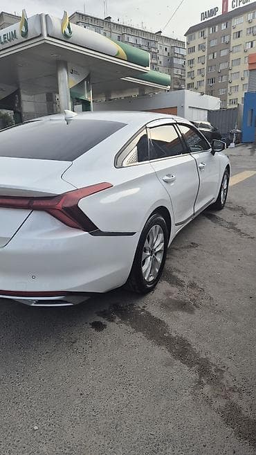 Kia K8: 2021 г., Седан