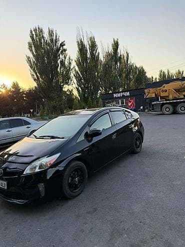 Toyota Prius: 2015 г., 1.8 л, Автомат, Гибрид, Хэтчбэк — 3