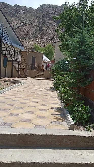 Юж.берег Иссык-Куля. Отдых всей семьёй . Гостевой . Чисто,уютно и