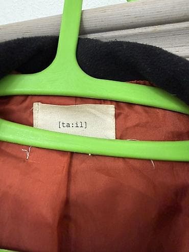 женский плащ: Черное женское пальто [ta:il] - Классический прямой силуэт до колена — 2