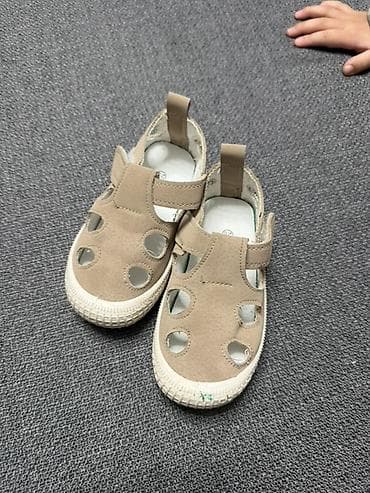 Жынсылар жана шымдар: Детская обувь, как новая, отдам каждую пару по 600с — 6