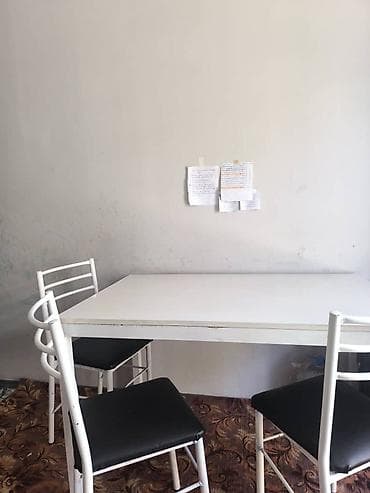 coffee table: Кухонный стол и стул, Б/у, цвет - Белый — 2