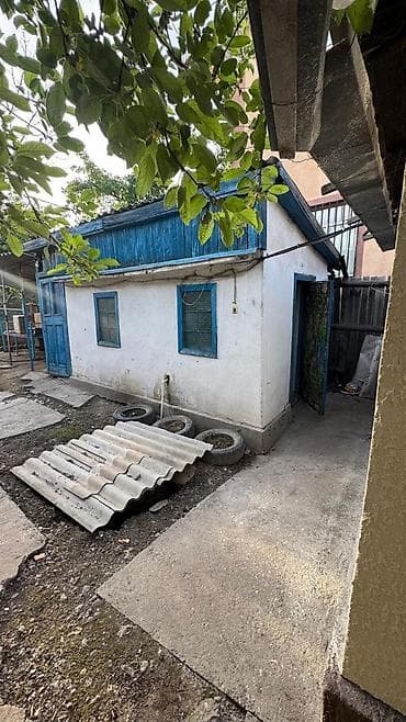 дом аламидинский рынок: Продаю дом кирпич удобства в доме район Аламединский базар 3 комнаты — 7