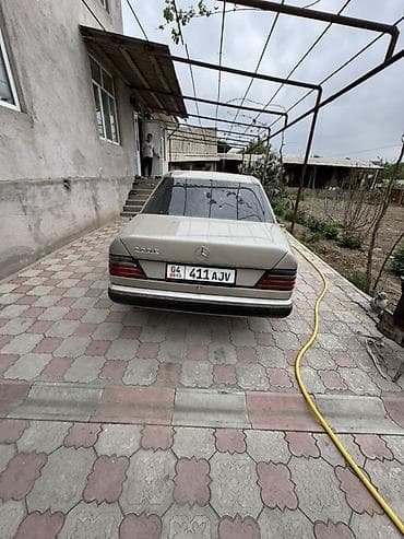 машина мерс с: Mercedes-Benz W124: 1993 г., 2 л, Механика, Бензин, Седан — 2
