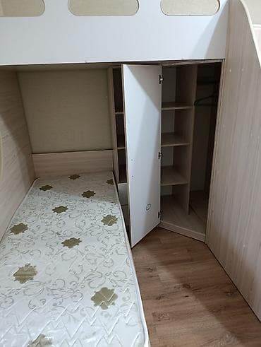ниже: Детский модульный комплект: кровать-чердак с нижним спальным местом — 1