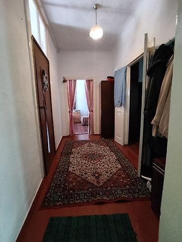 Кыймылсыз мүлк: 📍 В Сокулукском районе в с. Маловодное продаётся дом . 🏡Просторный — 6
