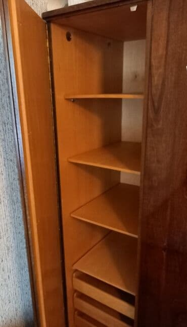 гардеробный шкаф цена: Продаю шифоньер длина 1,25м, высота 1,8м, глубина 0,6м. Полированный — 1