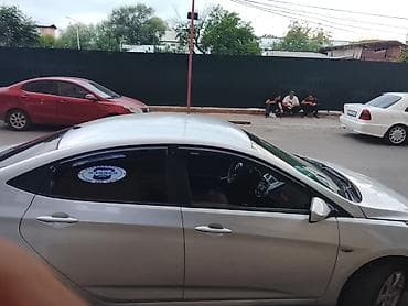 audu a6: Hyundai Solaris: 2012 г., 1.6 л, Автомат, Бензин, Седан — 5