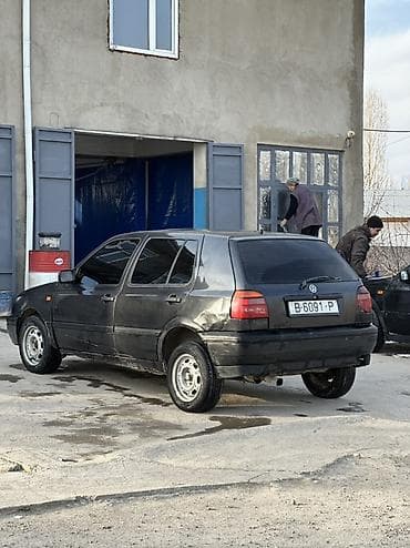 Volkswagen: Volkswagen Golf: 1993 г., 1.8 л, Механика, Бензин, Хэтчбэк — 3