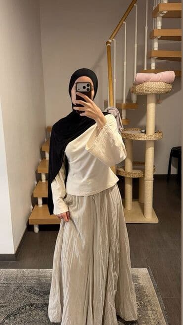 швея кирком: Ищу работу. Мне 16–17 лет (2009 г.р.). Очень активная, шустрая — 1