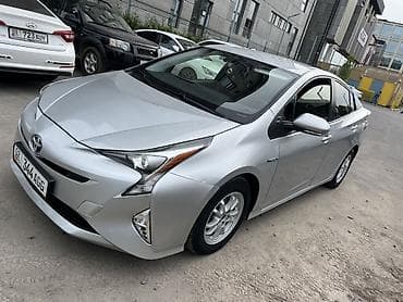 corolla spacio: Toyota Prius: 2019 г., Гибрид, Хэтчбэк — 3