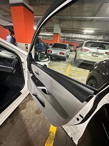 Транспорт: Toyota Camry: 2015 г., Автомат, Седан — 5