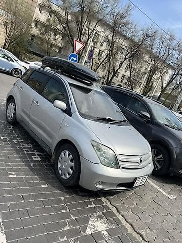 мото трак: Компактный городской хэтчбек с багажным боксом на крыше. Основные — 3
