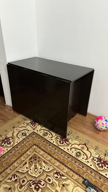 продаю стол для зала: Стол для зала б/у коричнывый состояние хорошие ватсап Цена 2/шт — 2