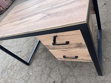 Компьютердик столдор: Компьютердик үстөлү, Жаңы, Текчелери бар — 1