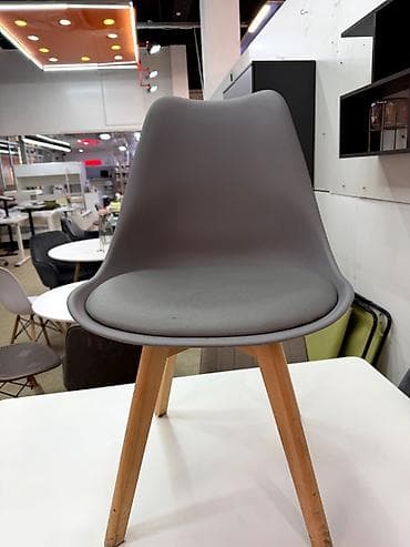куханый стул: Стул Eames 222 - Расцветки: серый, чёрный, белый и бежевый - Размер — 8