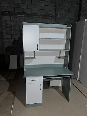 стол в офис: Компьютерный стол, Новый, С полками — 1