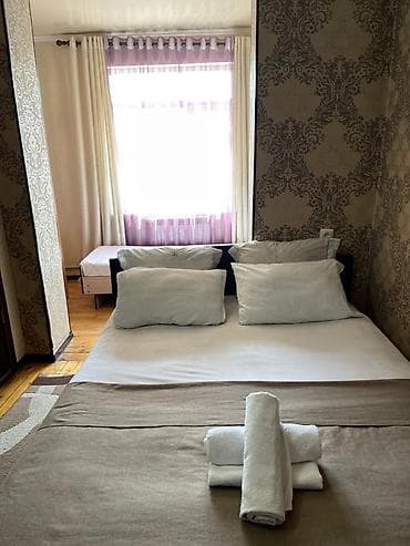 продаю дом квартиру: Посуточно одна комнатный номер. в центре г.Кант . ул Гагарина 46 — 3