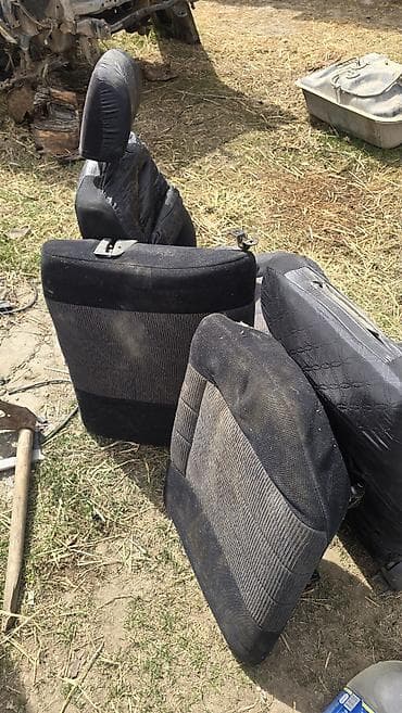 Отургучтар: Алдыңкы орундук, Кездеме, Toyota 1995 г., Оригинал, Жапония — 3