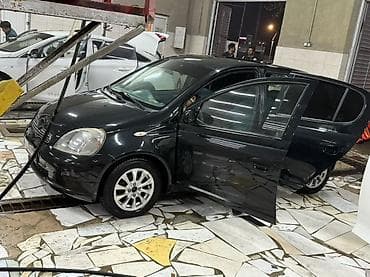 тоуота ярис: Toyota Yaris: 1999 г., 1 л, Ручные, Бензин, Хэтчбэк — 6