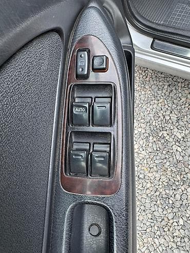 Toyota Avensis: 2002 г., 1.8 л, Механика, Бензин, Универсал — 8