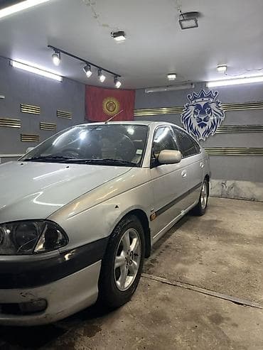 s class w220: Toyota Avensis: 2002 г., Автомат, Бензин, Лифтбек — 2