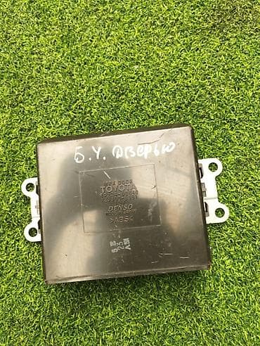 блок управления центрального замка: Блок управления дверьми TOYOTA Celsior UCF31 4.3 3UZ-FE 2002 (б/у) — 1