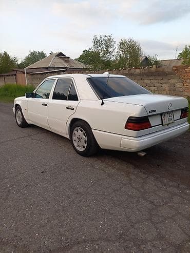 мер 124: Mercedes-Benz W124: 1993 г., 2 л, Ручные, Бензин, Седан — 4