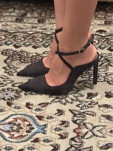 Туфли Зара. оочень красивые. отдам за 1500. состояние отличное. размер