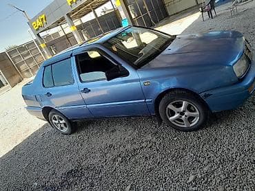 1: Volkswagen Vento: 1994 г., 1.8 л, Механика, Бензин — 3