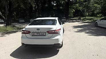 Toyota Camry: 2021 г., Гибрид, Седан