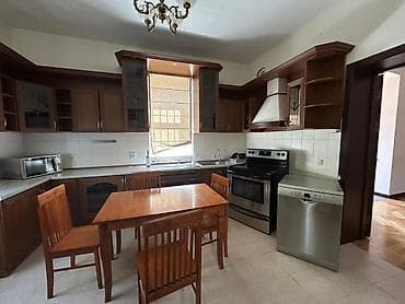 8: Аренда офисов, 540 м², В частном доме, С видом на горы, С отдельной кухней, С отдельным входом — 6