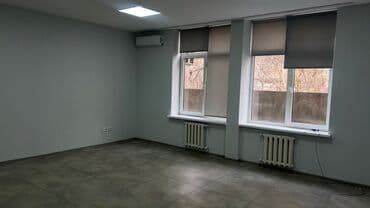 купить коммерческое помещение бишкек: Сдаю Офис, 42 м², В бизнес центре, 1 линия, С отдельной кухней, С отдельным сан узлом — 7