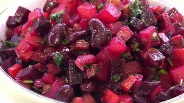 как заказать белого медведя на день рождения: Готовим салаты:оливье,винегрет,морковный.В любом количестве.Доставка — 3