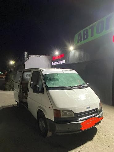 автомат минивэн: Ford Transit CL фургон (белый), короткая база, 3-дверный кузов: - — 4