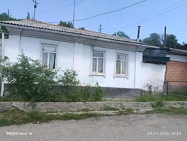 Үйлөр: В городе Ош в районе Юго Восток продается дом из 3 комнат .В доме — 1